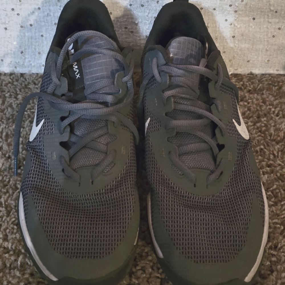 Nike size 8.5 shoes